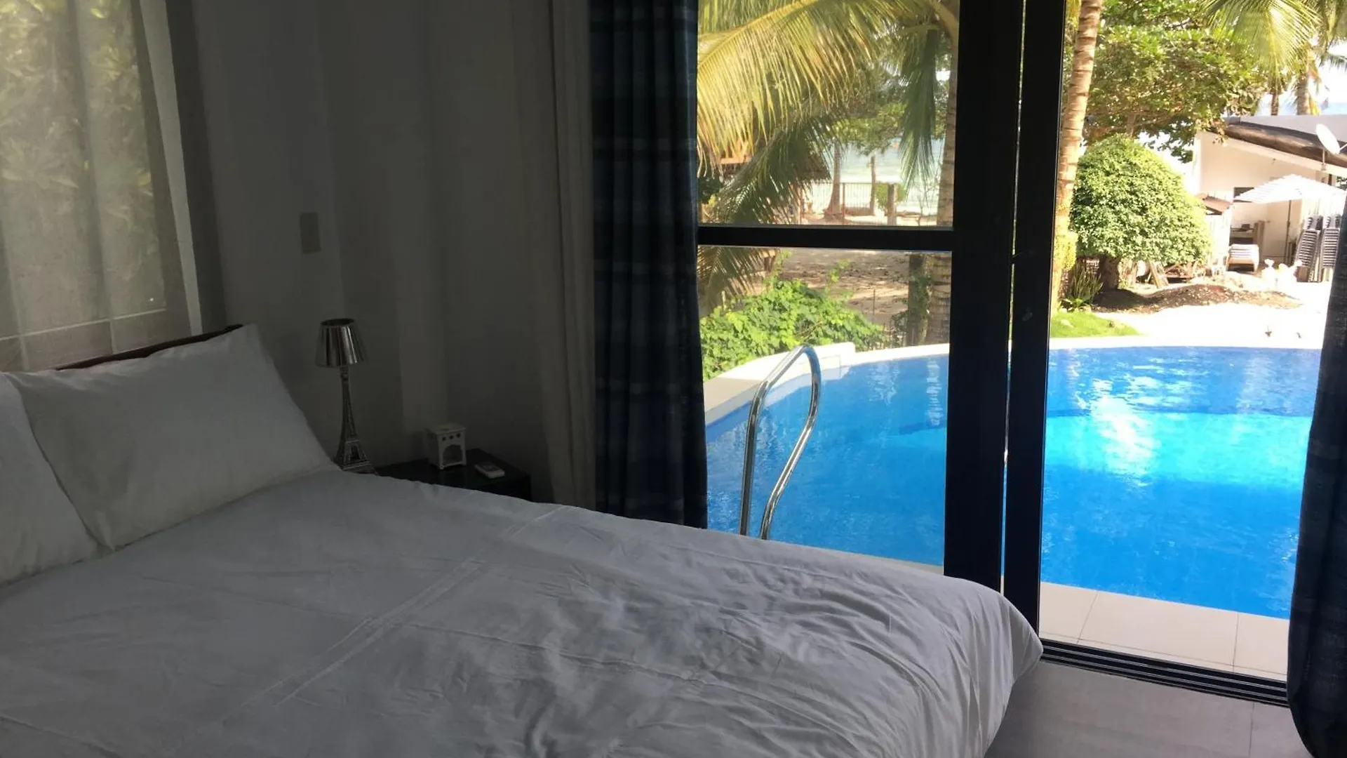 The Whitehouse By The Sea Villa Panglao